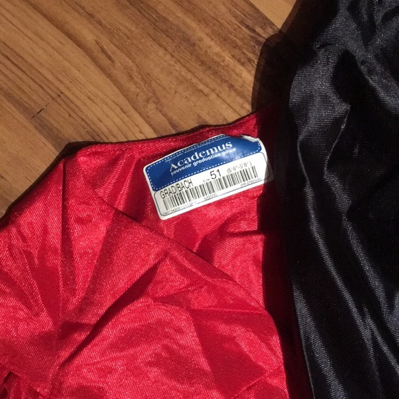 Graduation gown bundle - Picture 2 of 6